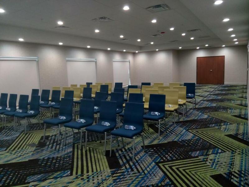 Holiday Inn Express & Suites - Dallas Nw Hwy - Love Field By Ihg Eksteriør billede
