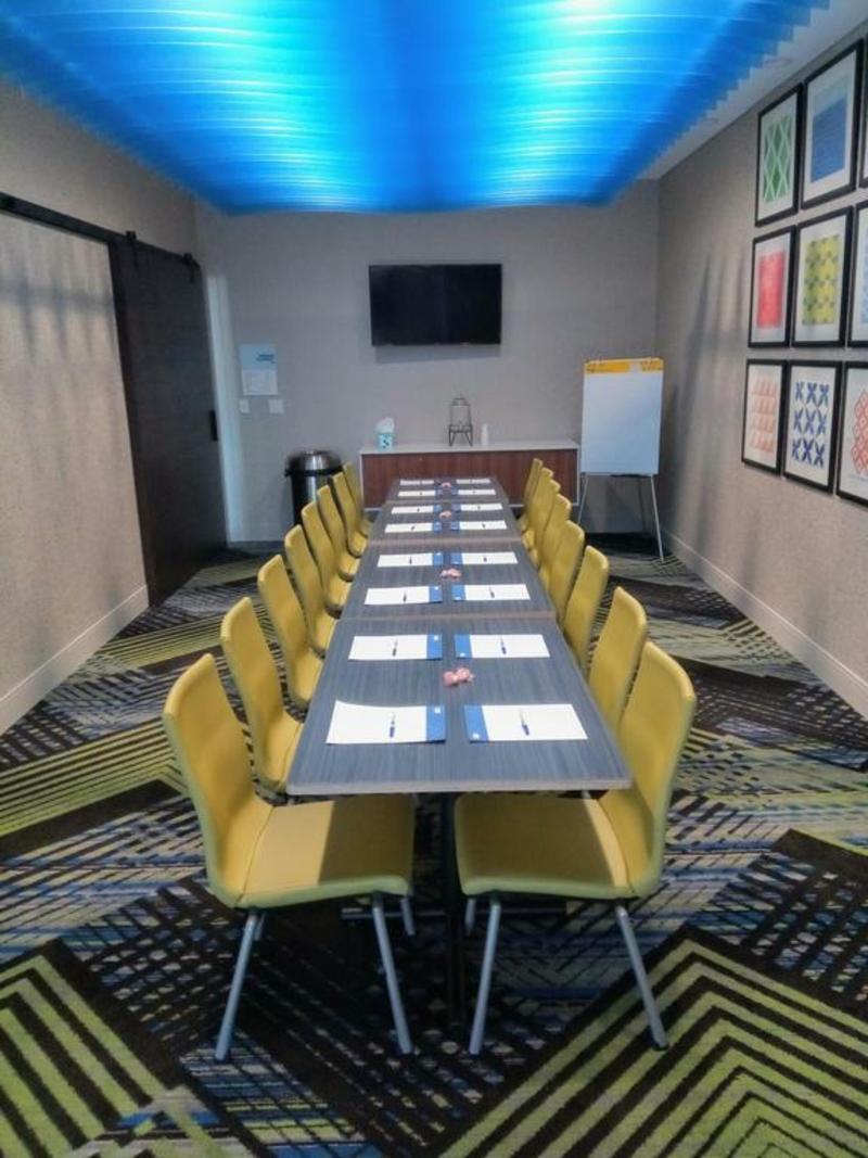 Holiday Inn Express & Suites - Dallas Nw Hwy - Love Field By Ihg Eksteriør billede