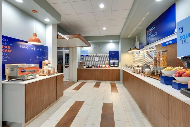Holiday Inn Express & Suites - Dallas Nw Hwy - Love Field By Ihg Eksteriør billede